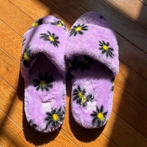 Women’s slippers